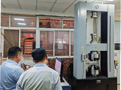 60噸微機(jī)控制電子萬能試驗機(jī)調(diào)試完成