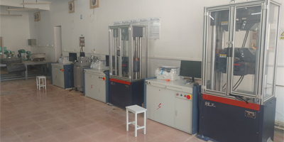 微機(jī)控制電液伺服萬能試驗機(jī)、微機(jī)控制壓力試驗機(jī)調(diào)試完成